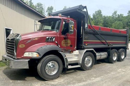 Camion MACK 800 2009